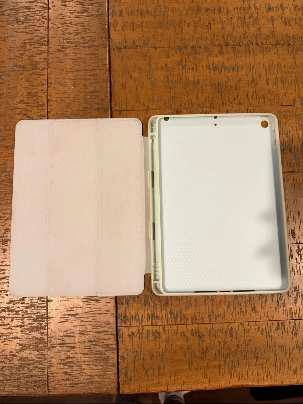 iPad 10.2 Case 7th 8th 9th Gen Tri Fold Stand Cover Used